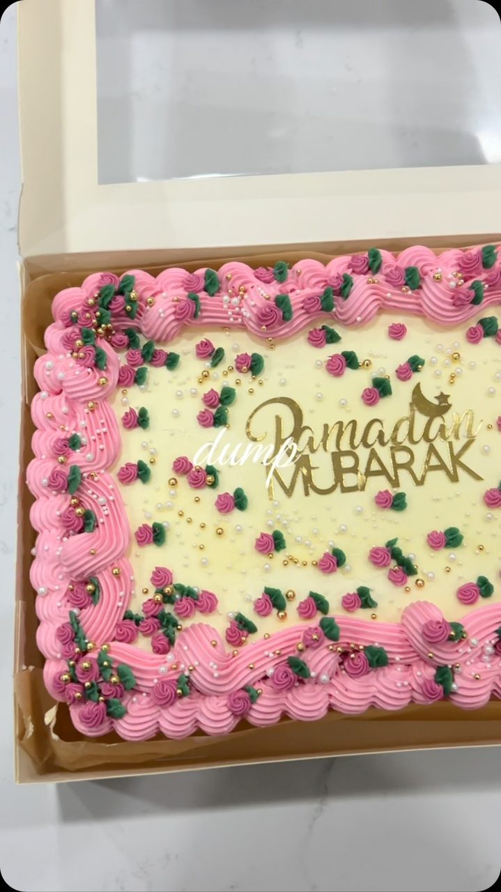 Ramadan Mubarak slab cake